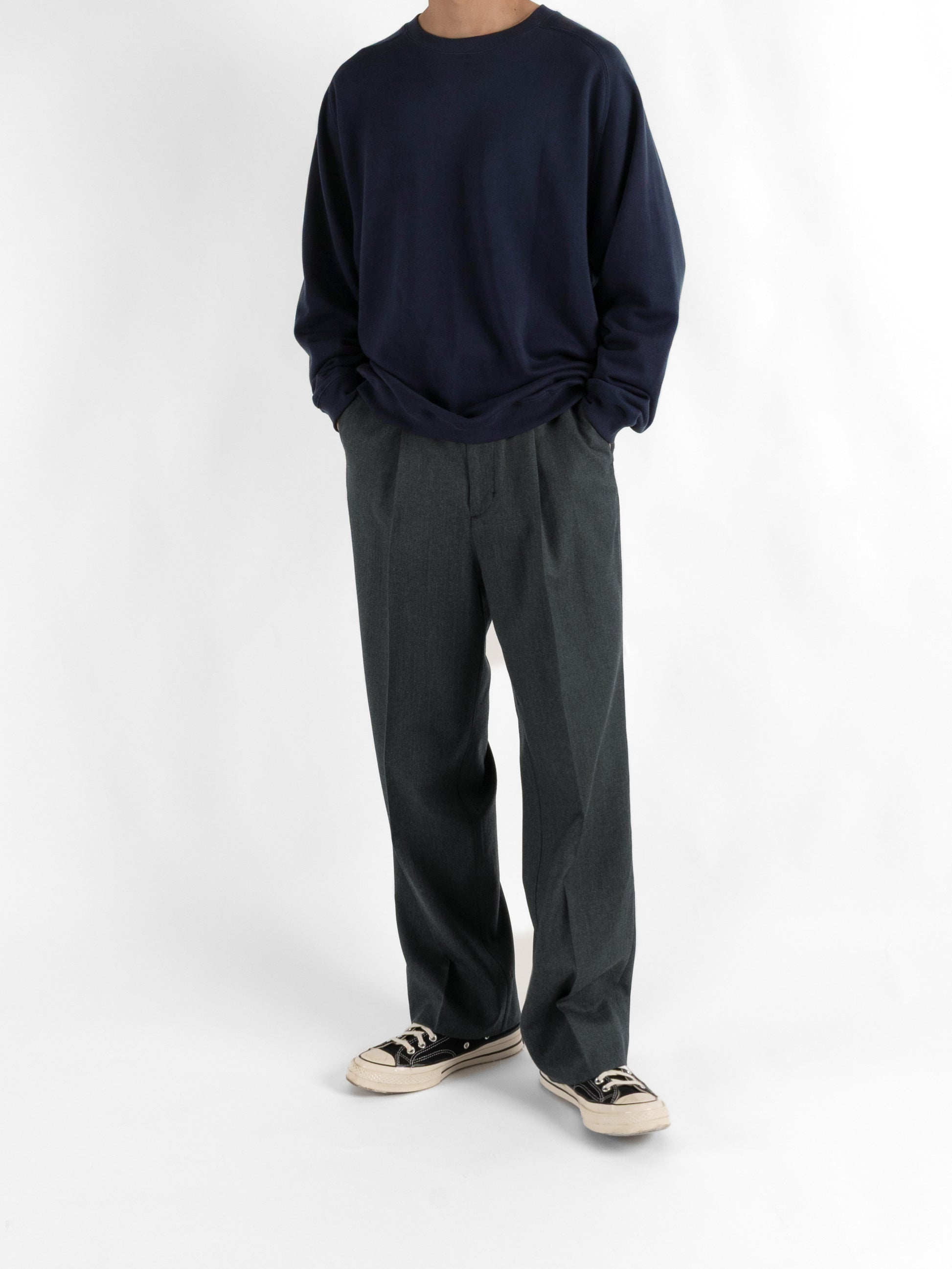 Model 176cm/62kg size M color NAVY着用