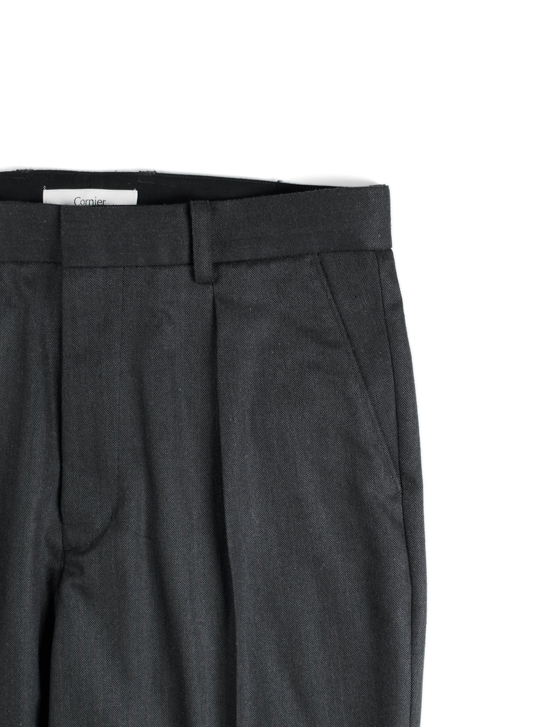 【未使用】コルニエ Super130's ウールスラックス Super130's WOOL/SILK HERRINGBONE SLACKS｜CHARCOAL – Cornier