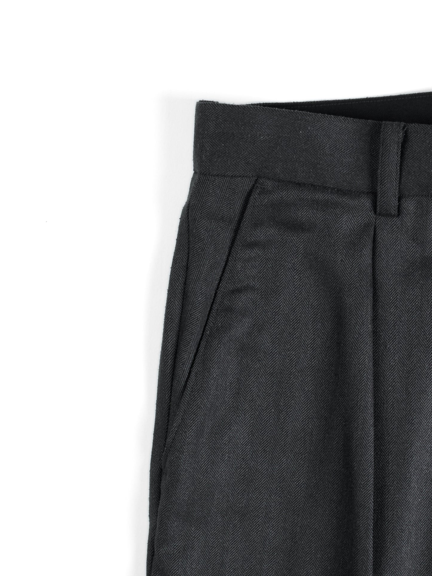Super130's WOOL/SILK HERRINGBONE SLACKS｜CHARCOAL
