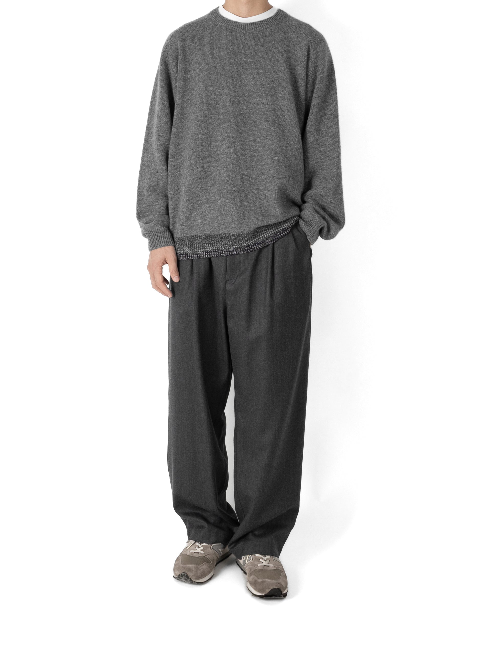 Model 176cm/62kg size M color TOP GRAY着用