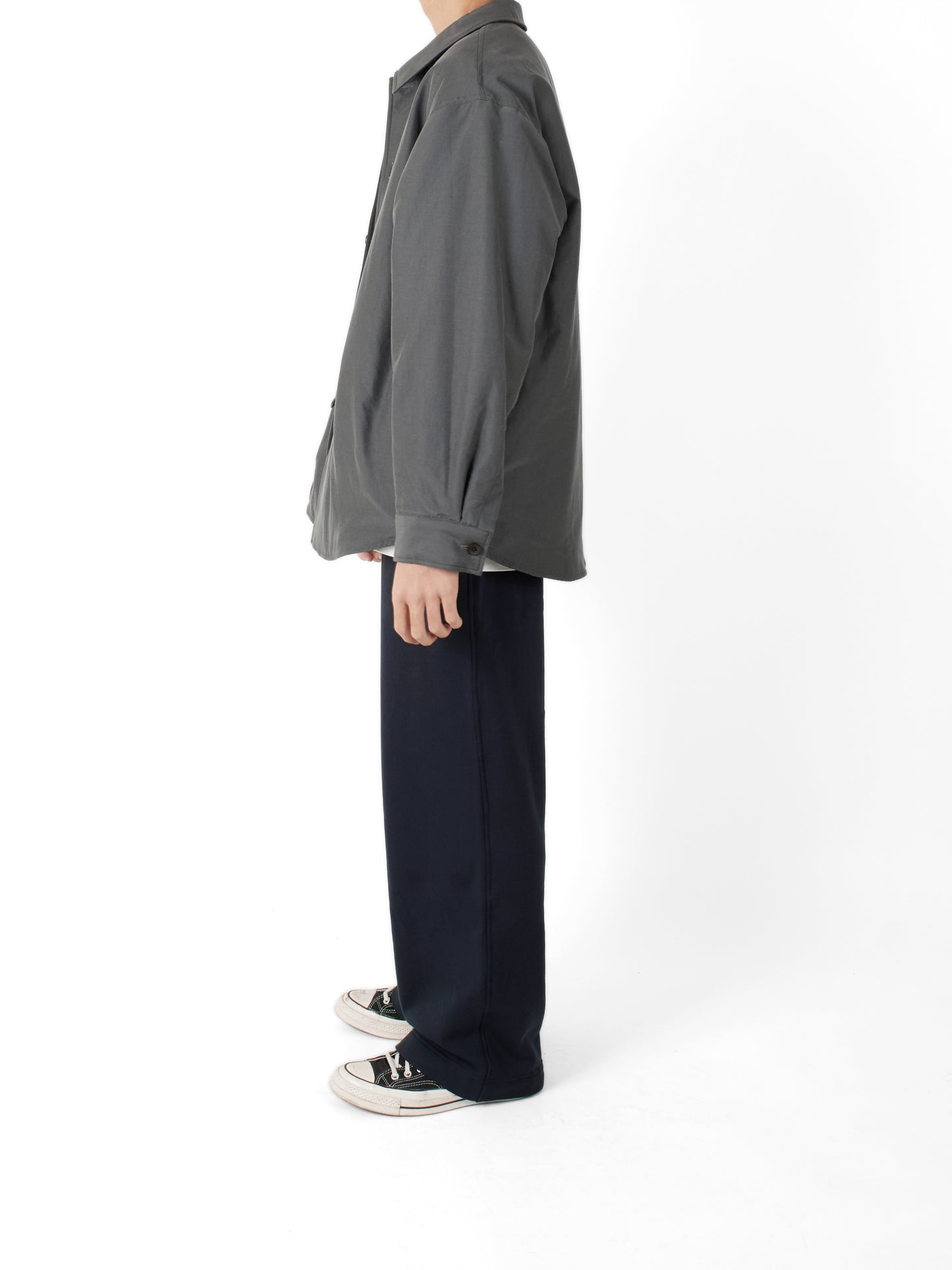 Model 174cm/60kg size M color NAVY着用
