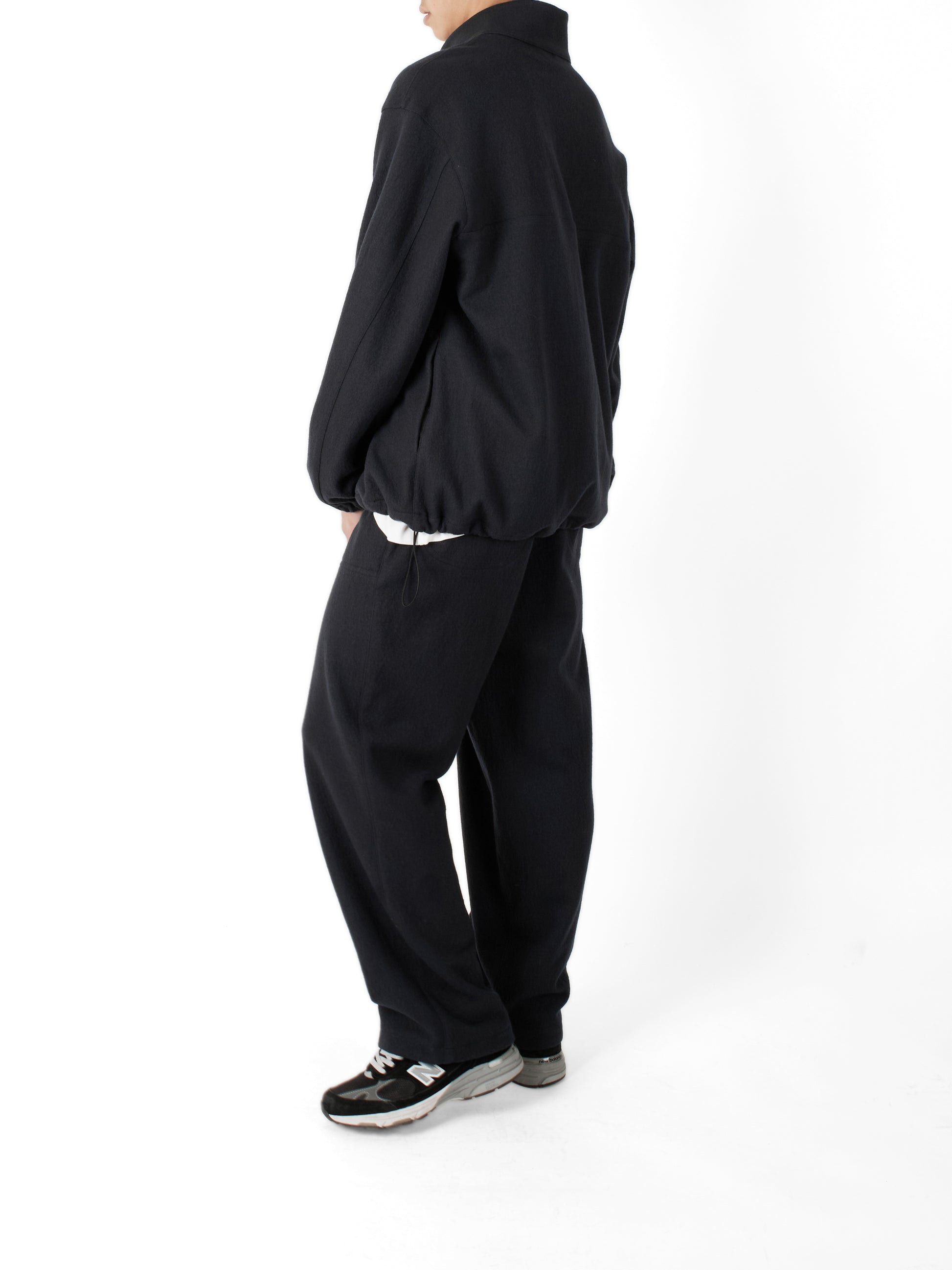 Model 174cm/60kg size M color BLACK着用