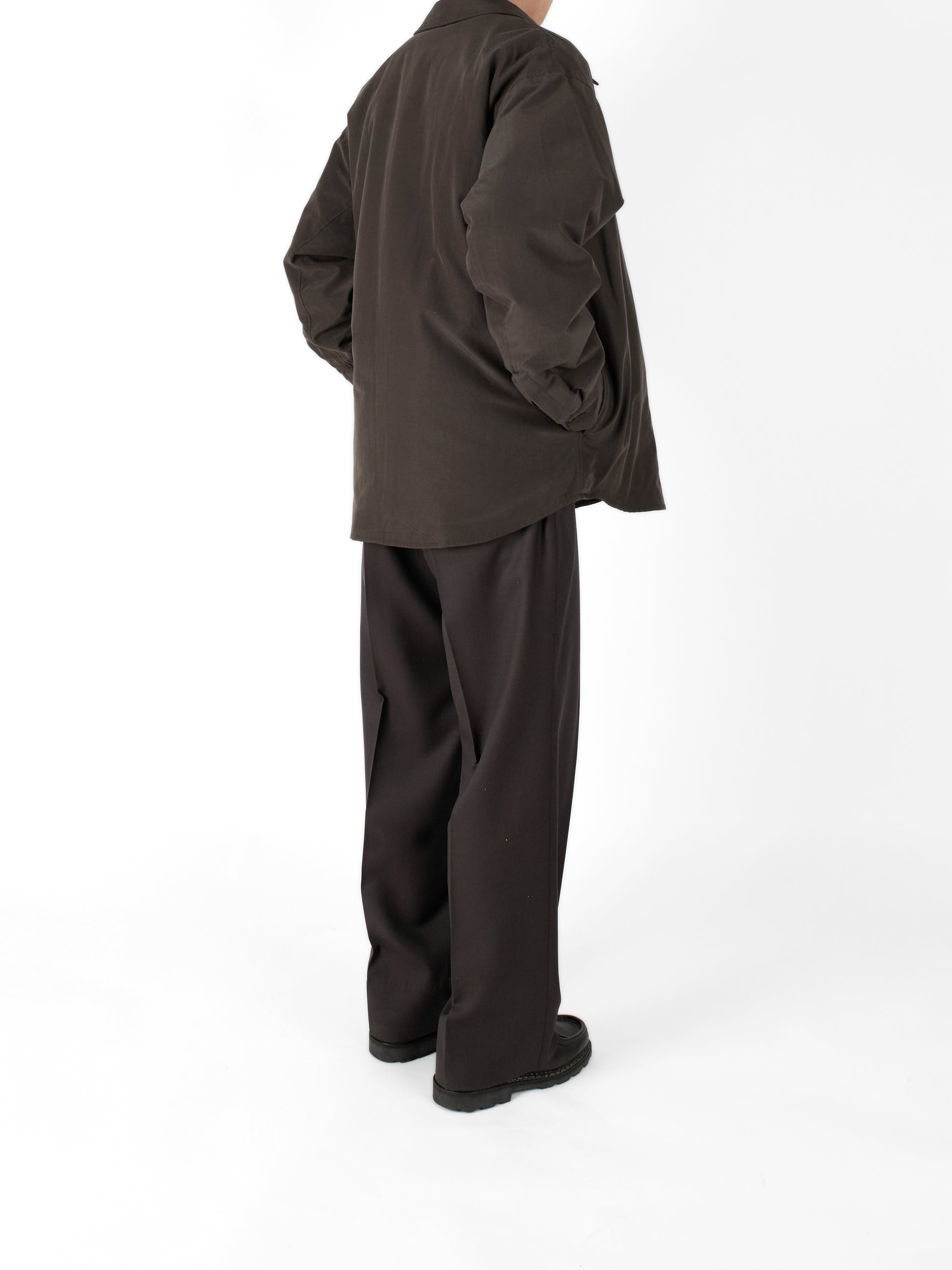 Model 165cm/53kg size S color DARK BROWN着用