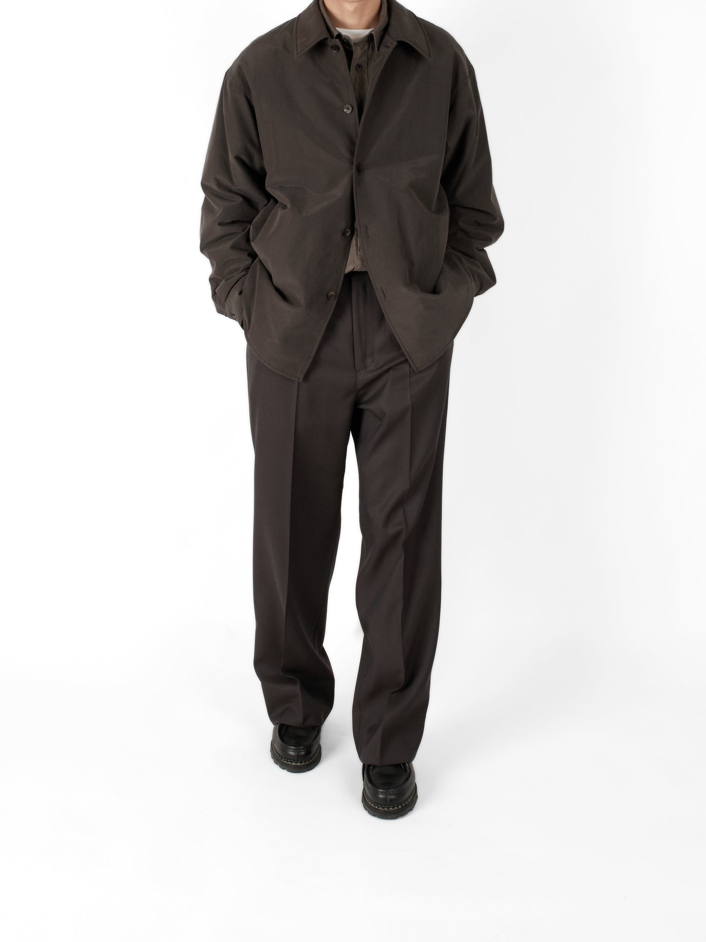 Model 165cm/53kg size S color DARK BROWN着用