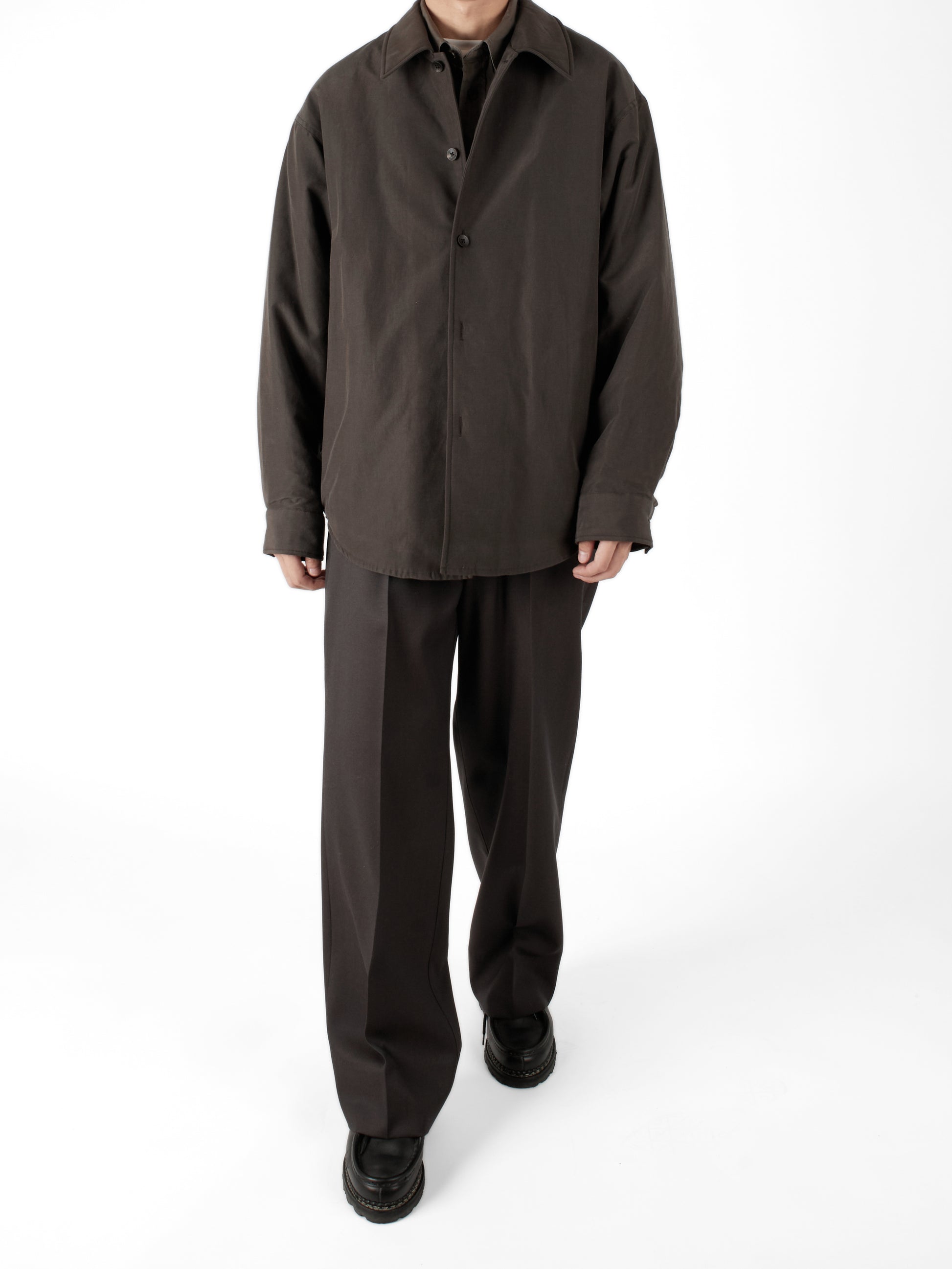 Model 165cm/53kg size S color DARK BROWN着用