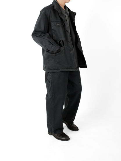 Model 174cm/60kg size M color INK BLACK着用