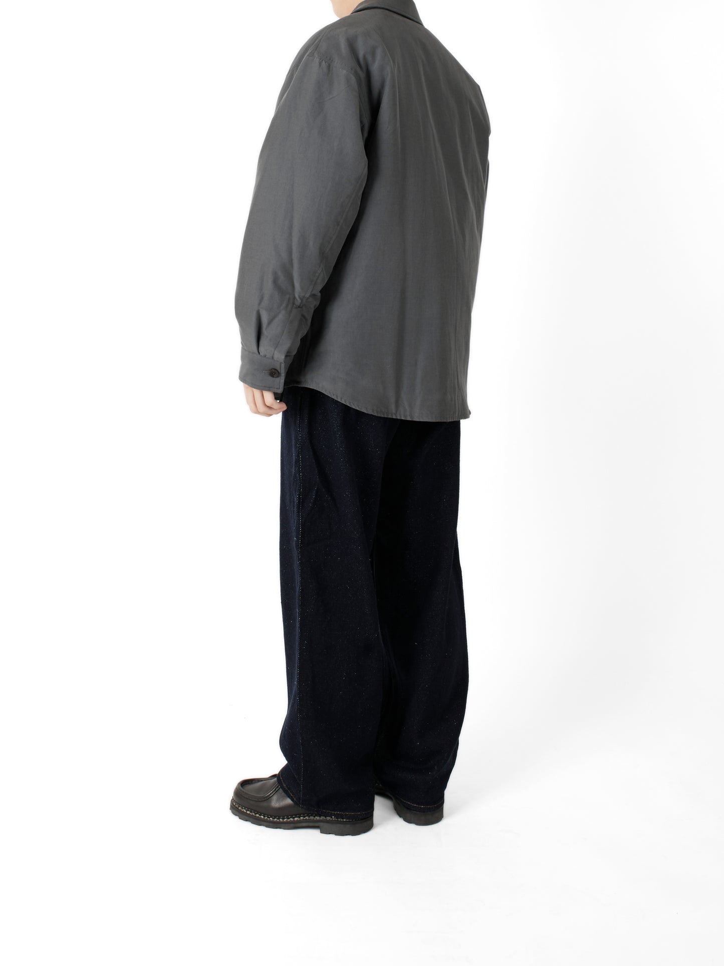 Model 165cm/53kg size S color BLUE GRAY着用