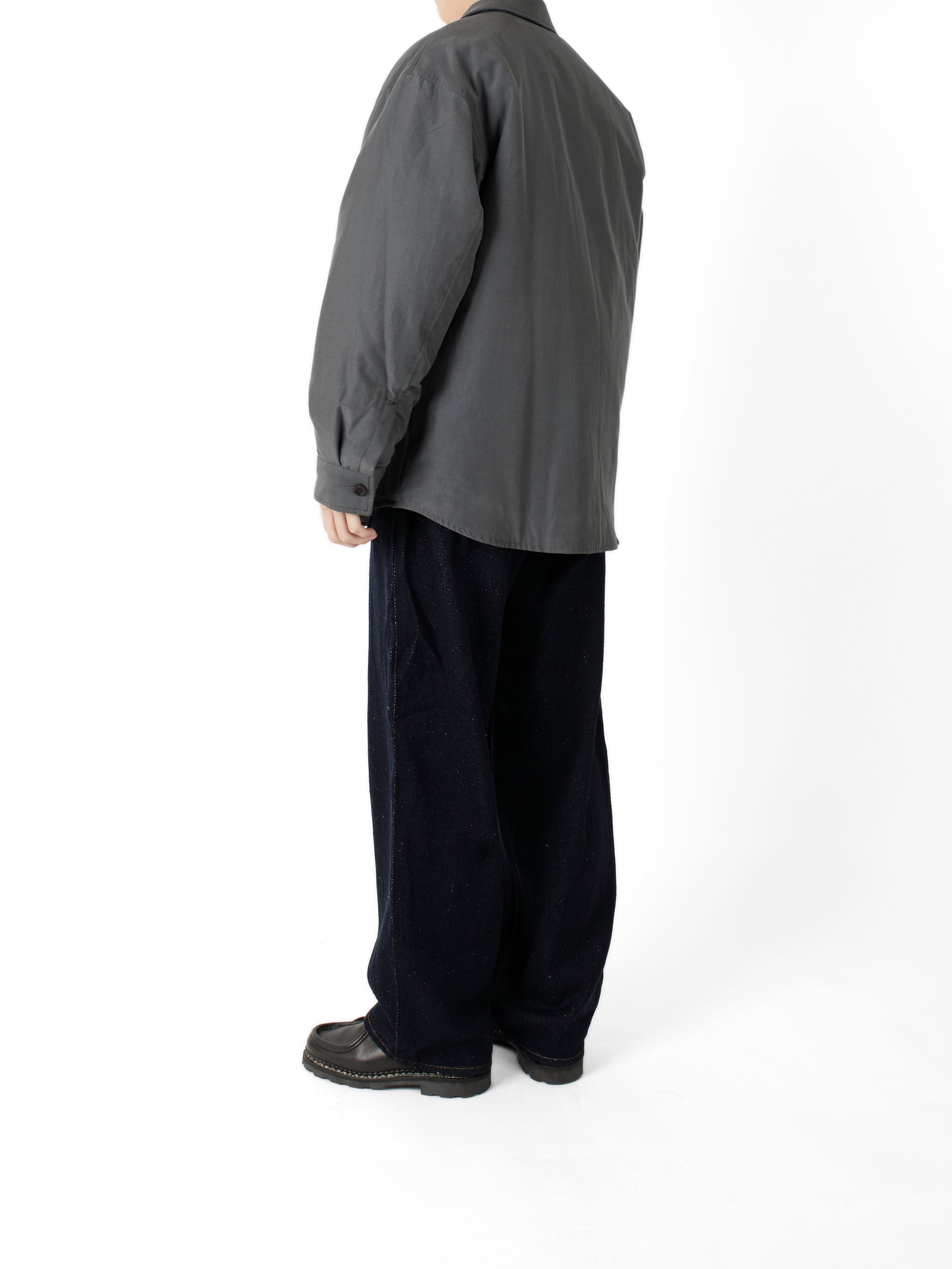 Model 165cm/53kg size S color BLUE GRAY着用