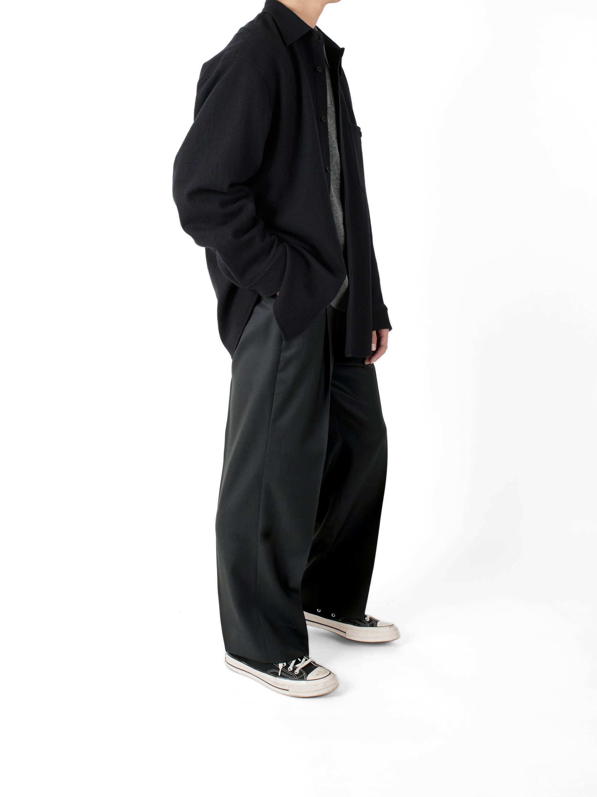 Model 174cm/60kg size M color BLACK着用