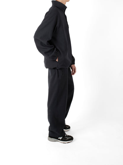 Model 176cm/62kg size M color BLACK着用