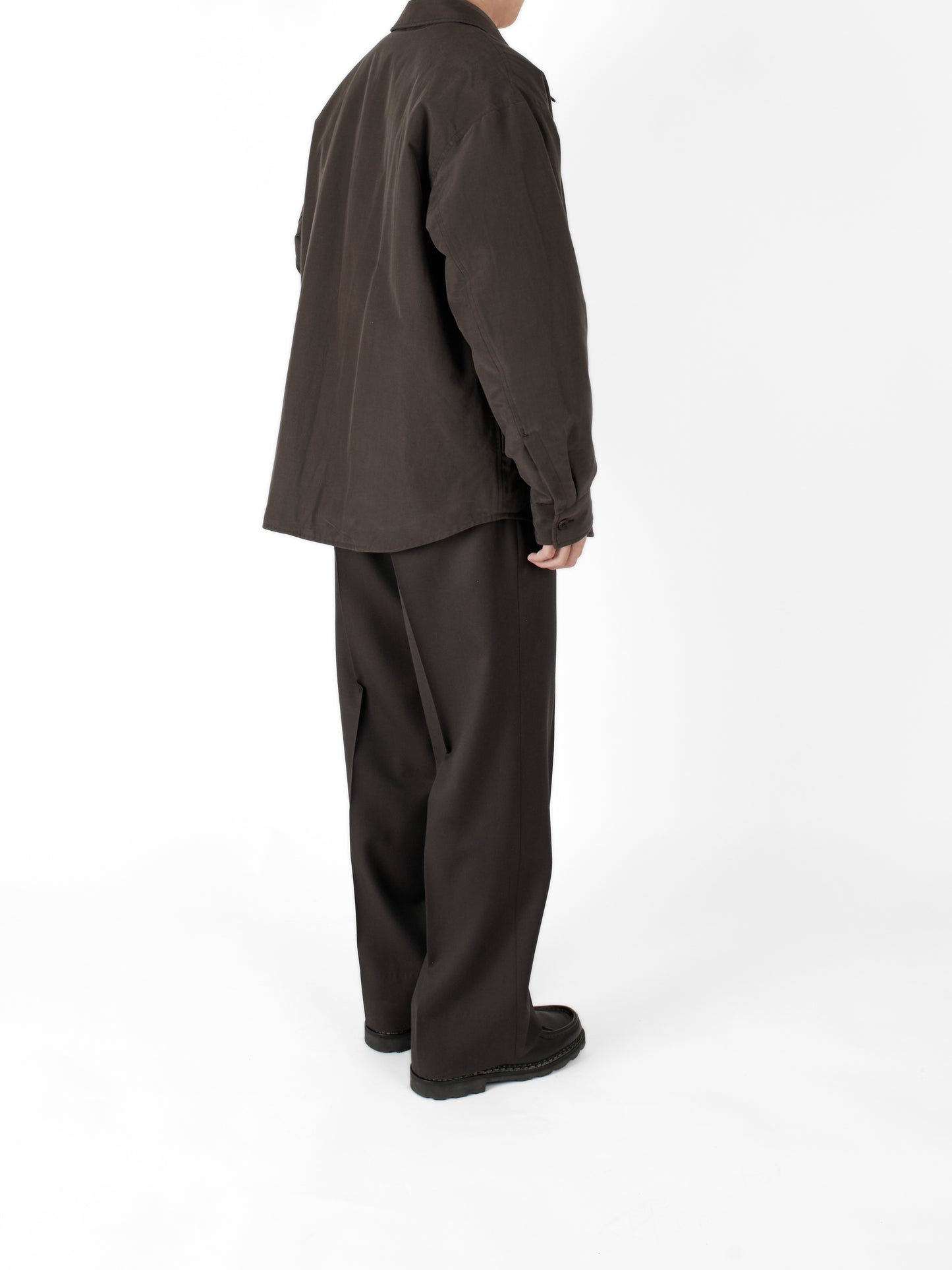 Model 165cm/53kg size S color BLACK BROWN着用