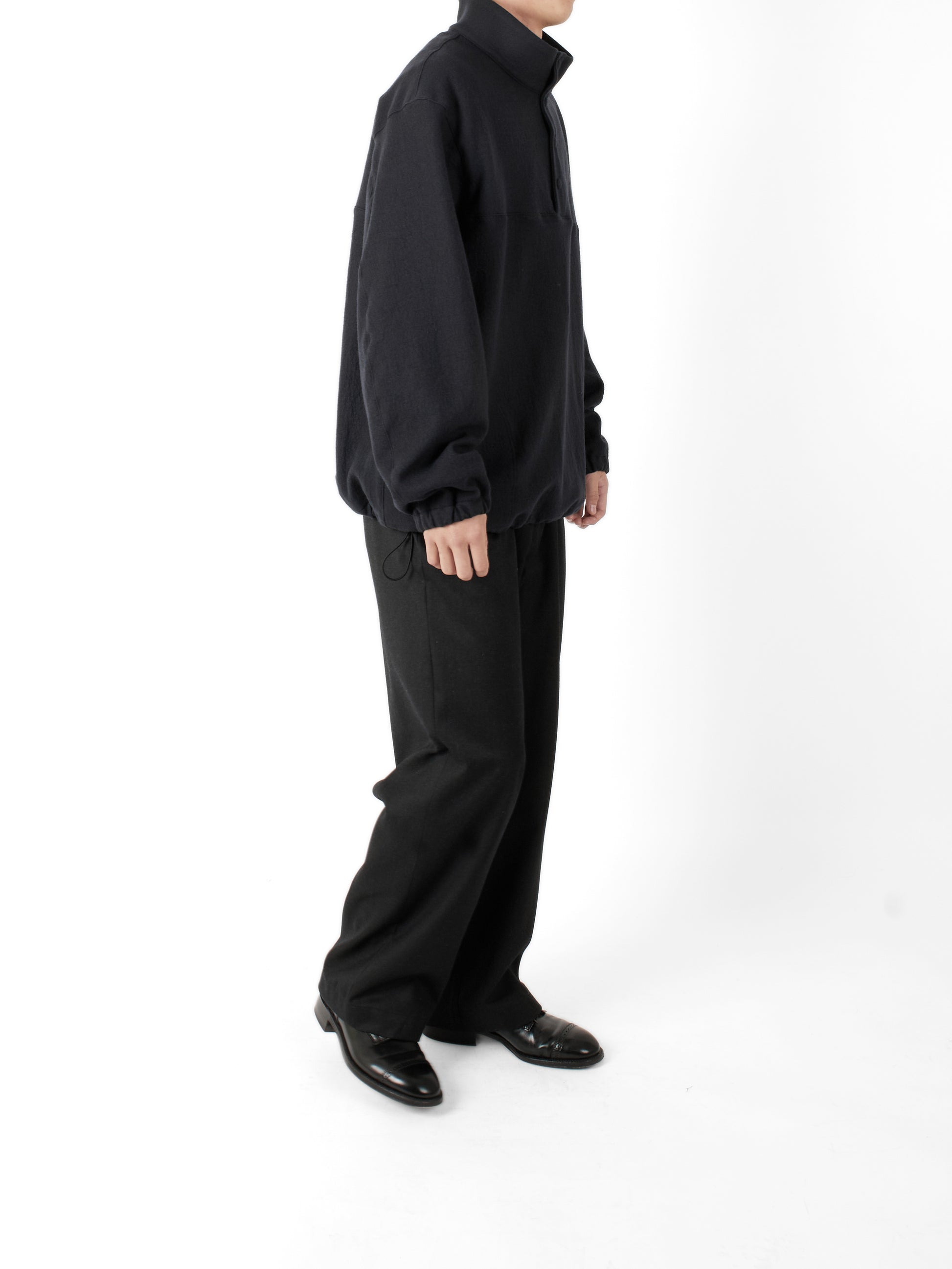 Model 165cm/53kg size S color TOP BLACK着用