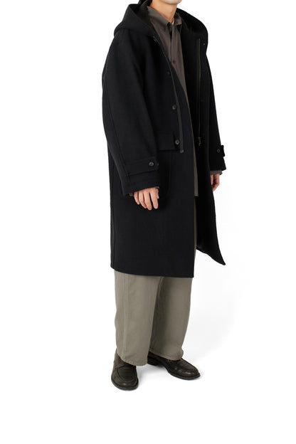 Model 176cm/62kg size L color BLACK着用