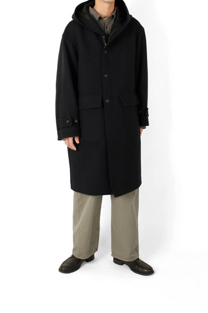 Model 176cm/62kg size L color BLACK着用