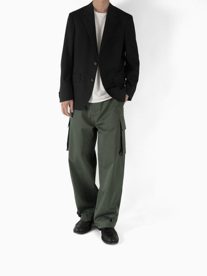 Model 176cm/62kg size M color BLACK着用
