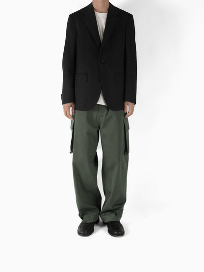 Model 176cm/62kg size M color BLACK着用