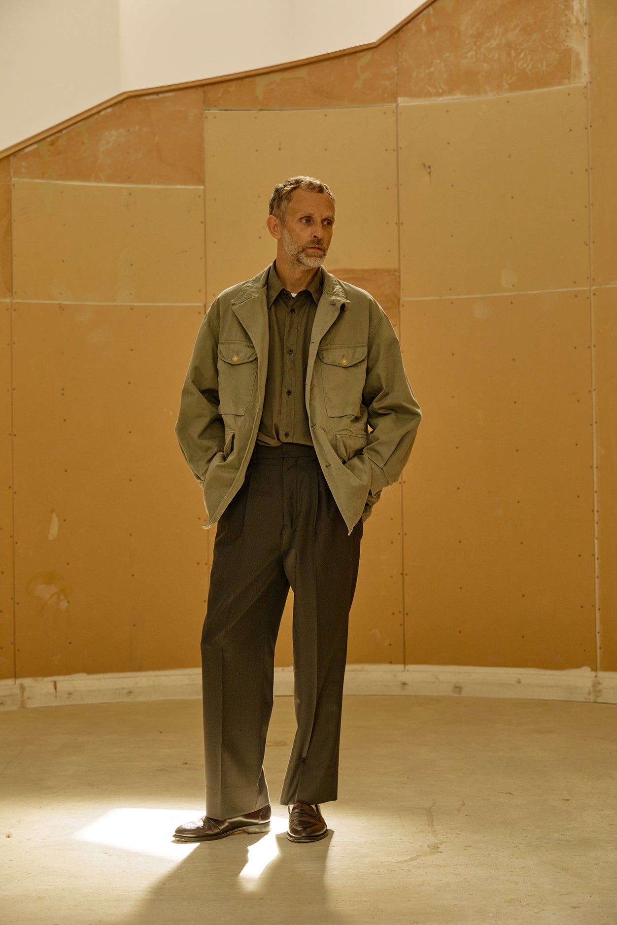 コルニエ　Super130's WOOL CHAMBRAY SLACKS Super130's WOOL CHAMBRAY GABARDINE SLACKS｜BLUE CHARCOAL