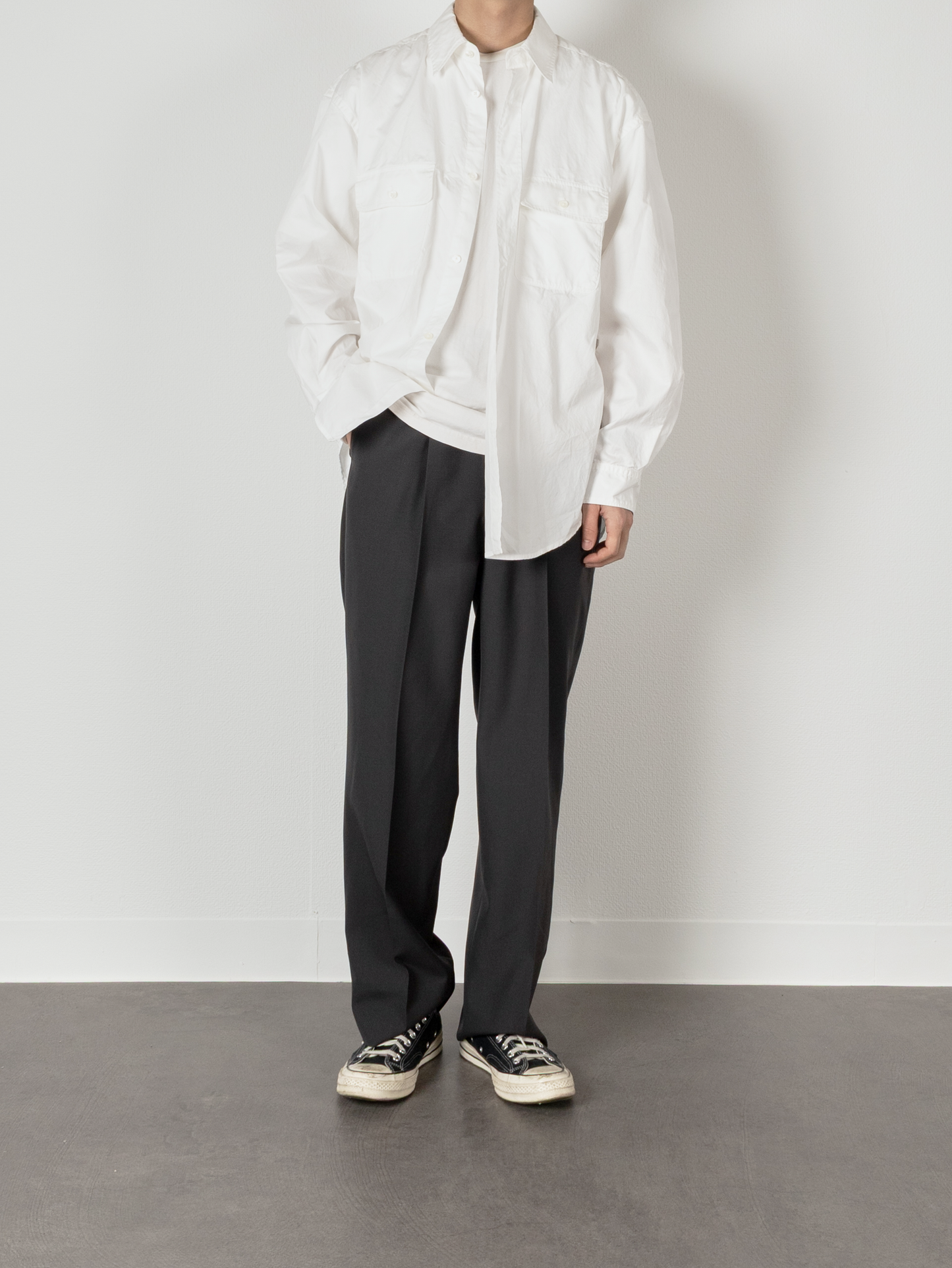 Model 176cm/62kg size M color CHARCOAL着用