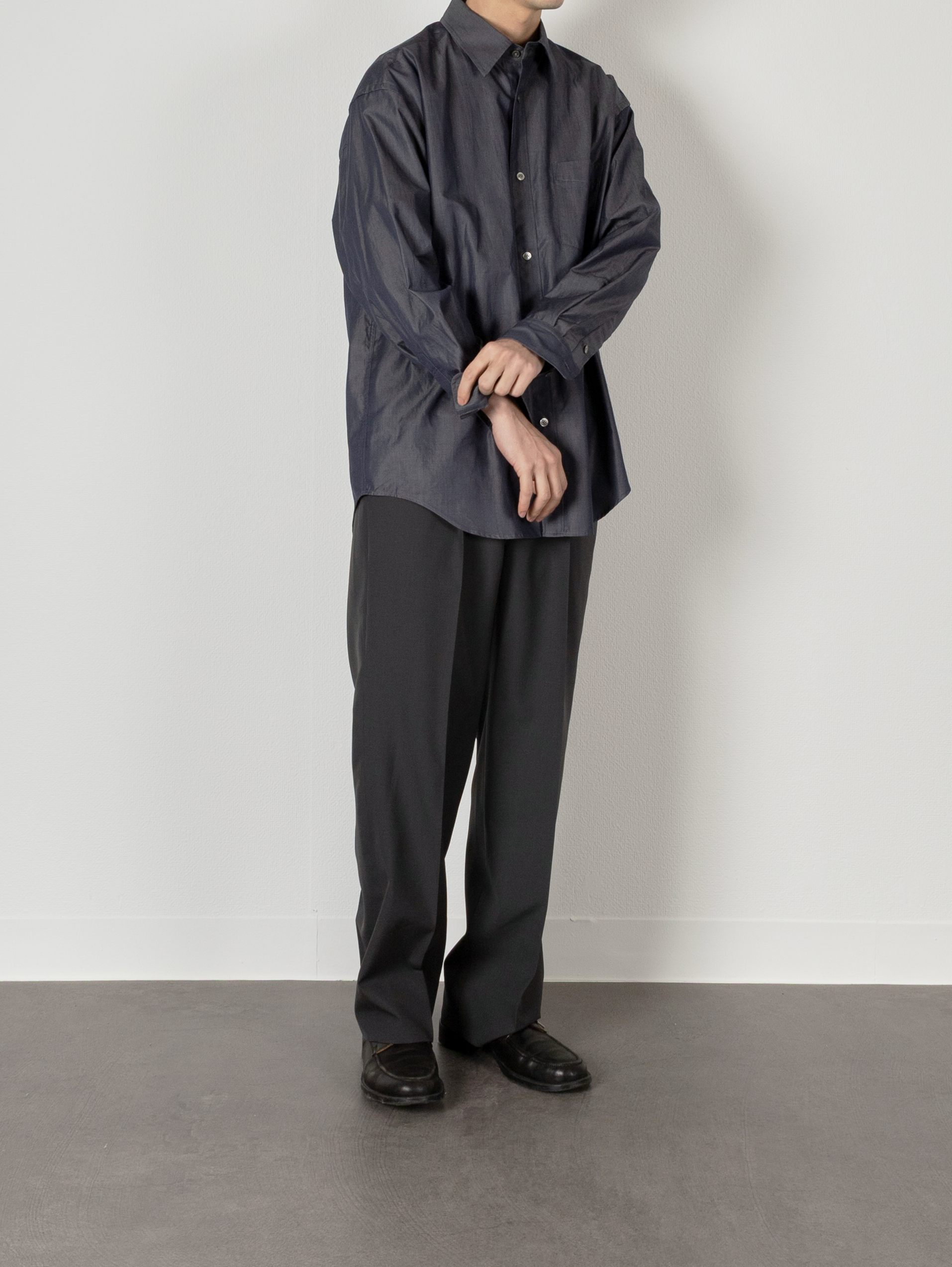 Model 176cm/62kg size L color NAVY着用