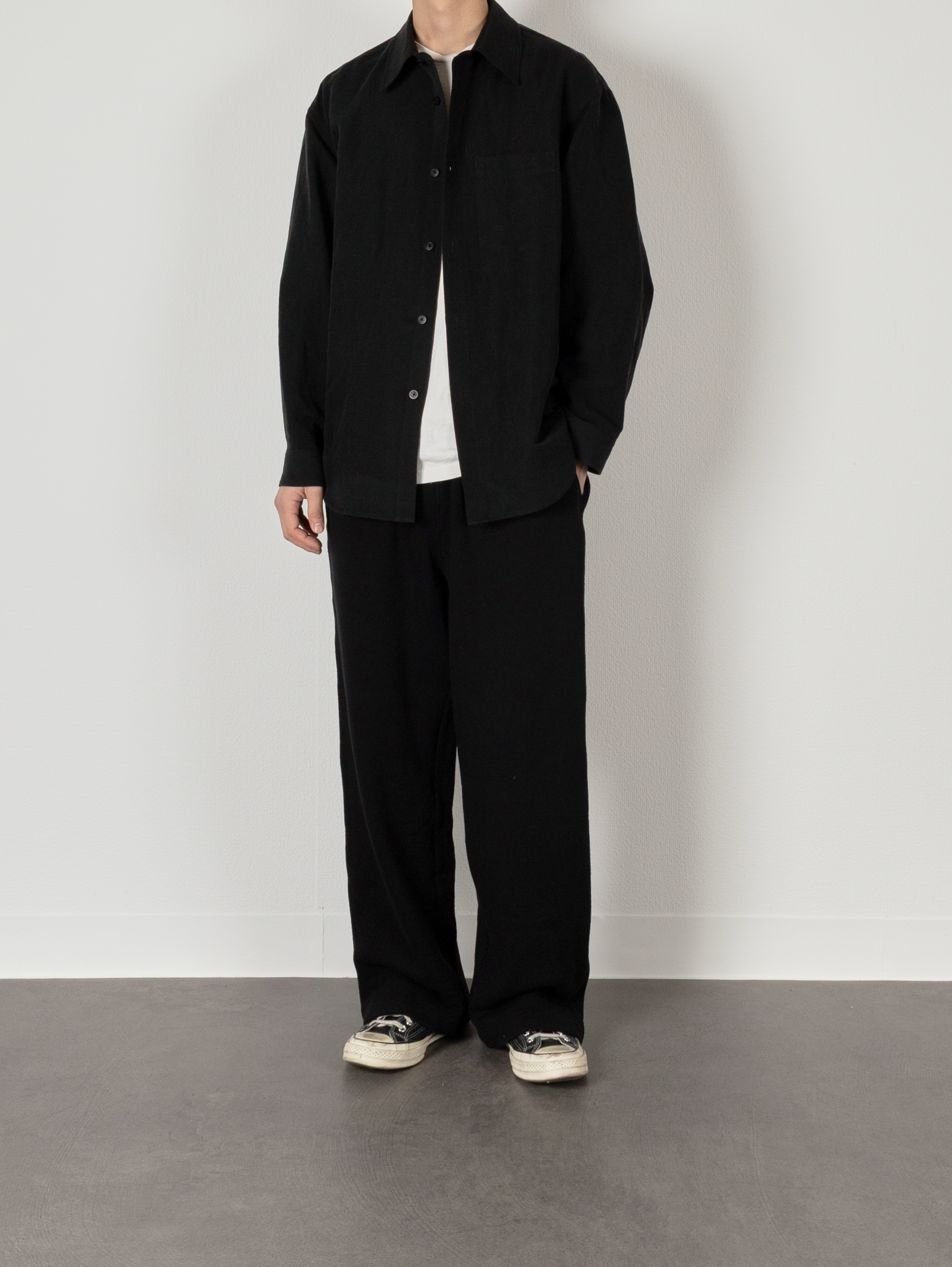 Model 176cm/62kg size M color BLACK着用