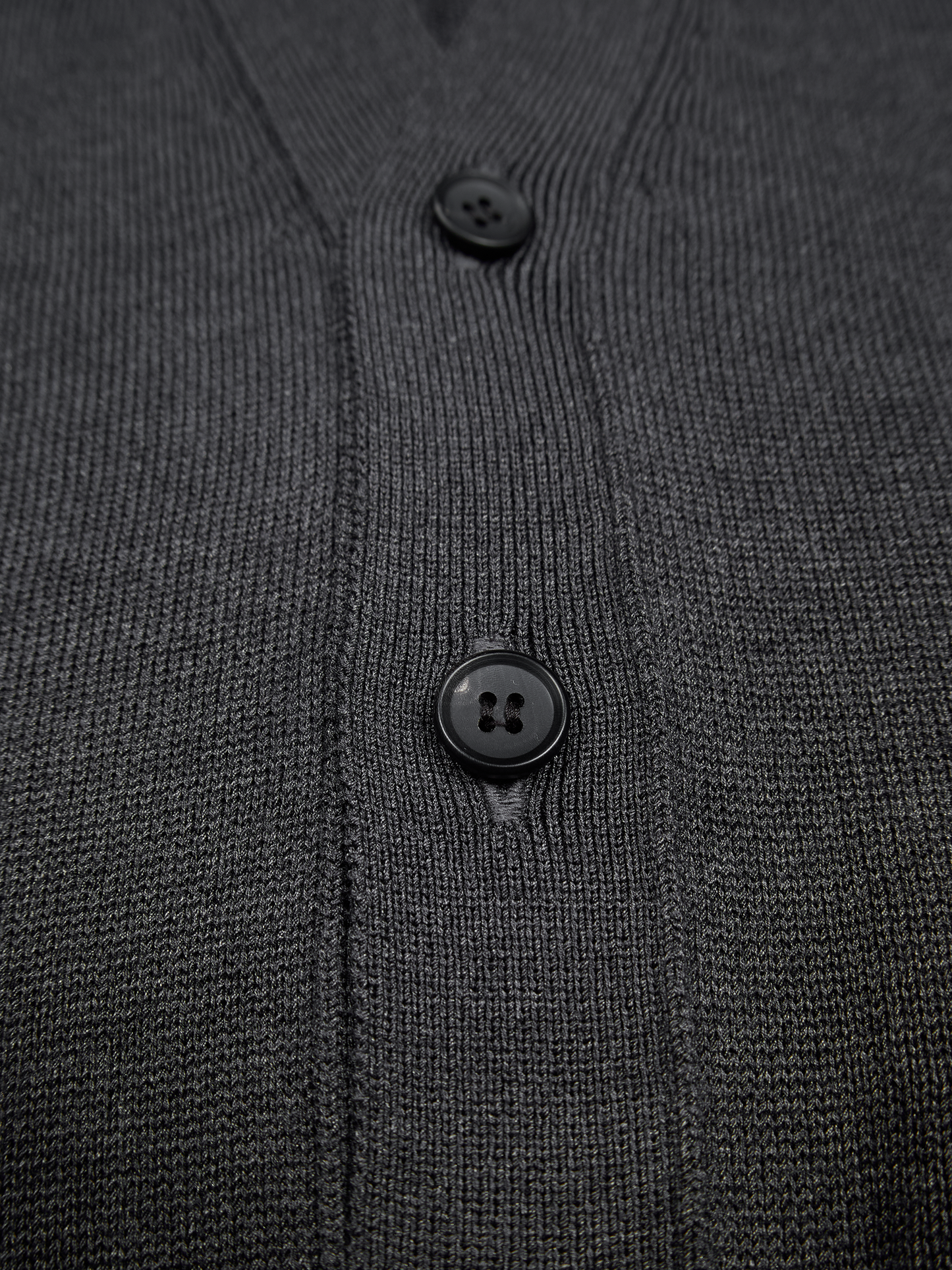 HIGH-TWIST 3PLY SILK KNIT CARDIGAN｜TOP CHARCOAL