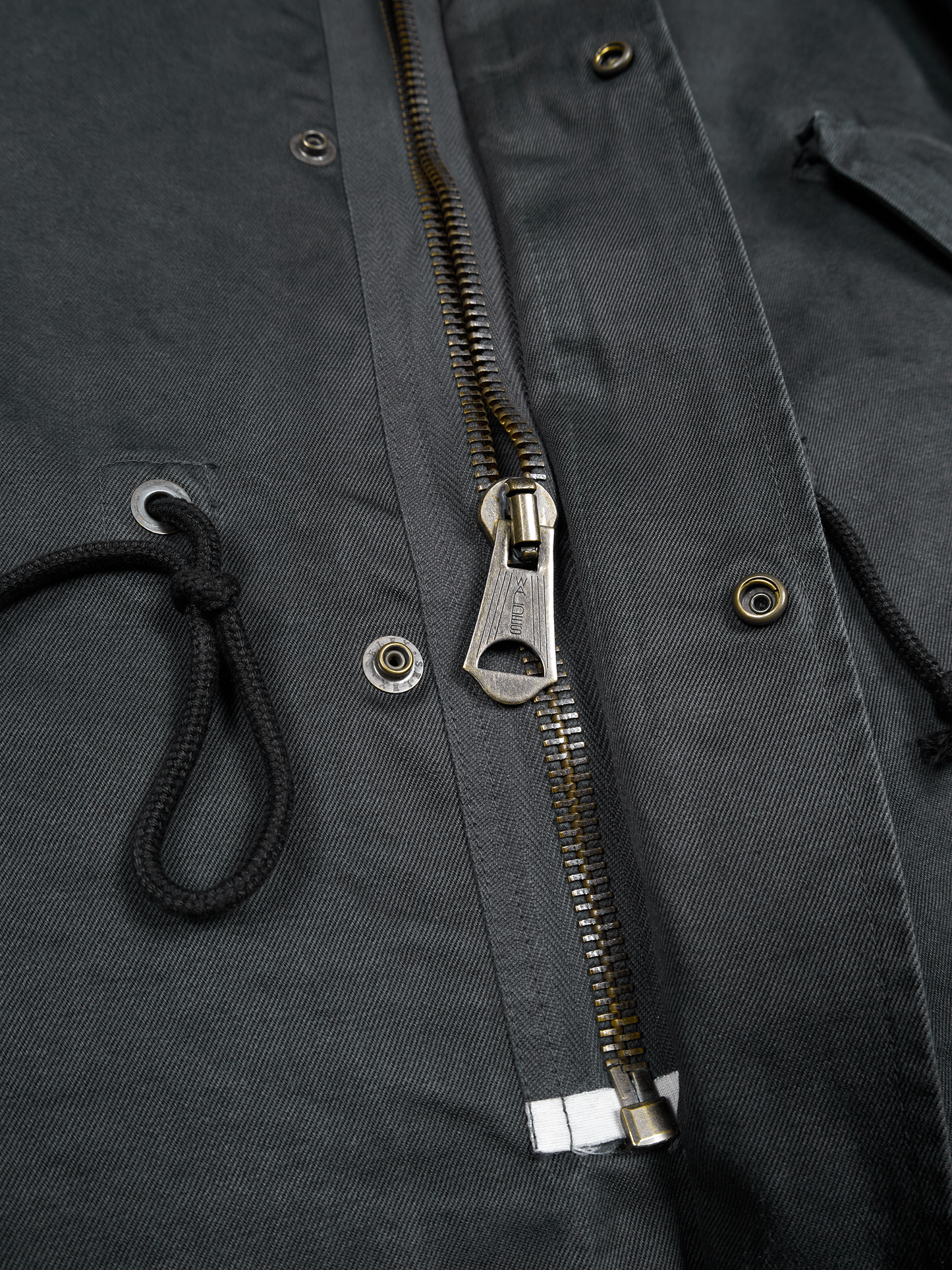 GARMENT DYED FINX/ZIMBABWE COTTON M-65 FISHTAIL COAT｜INK BLACK