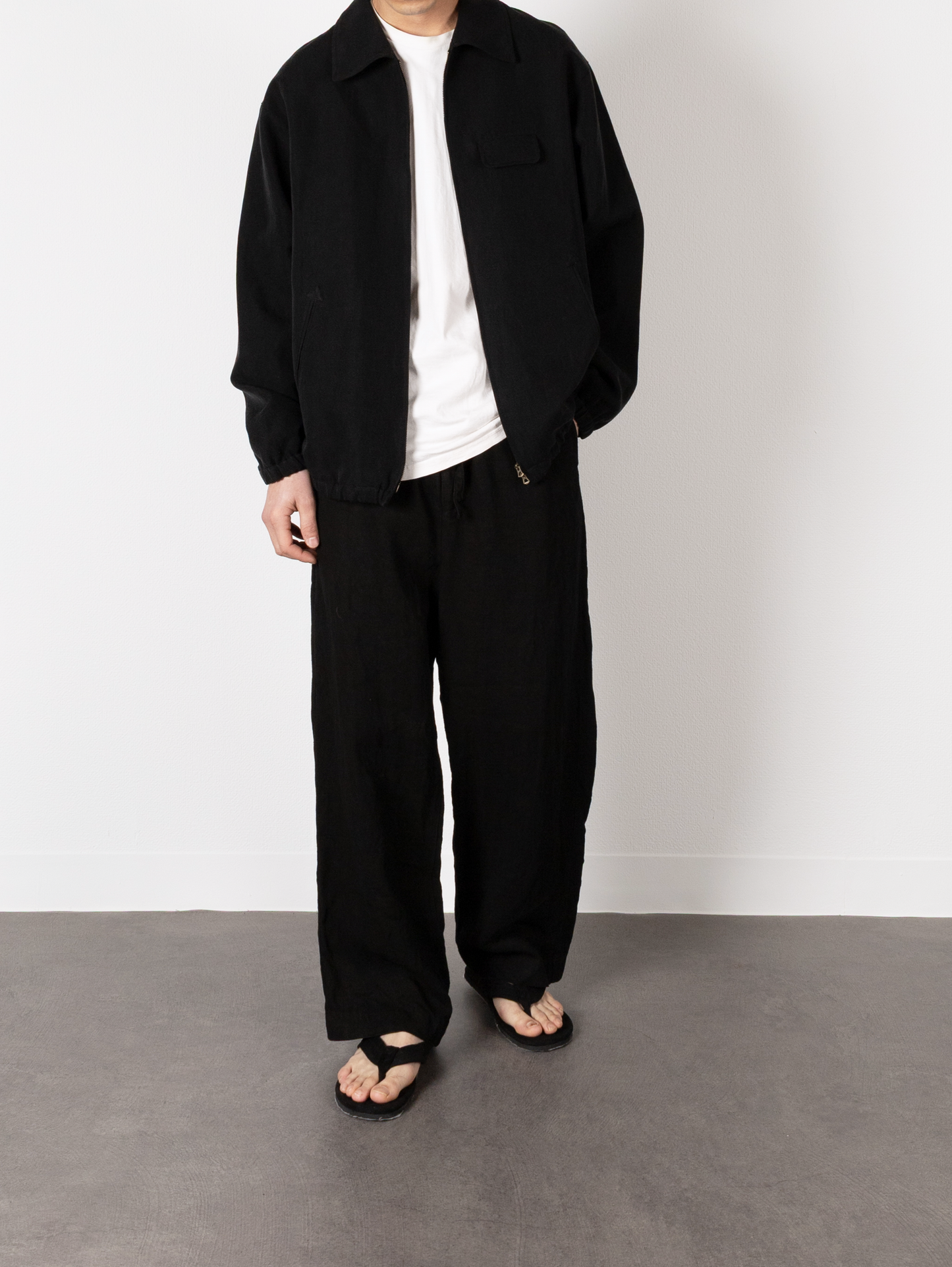 Model 176cm/62kg size M color BLACK着用