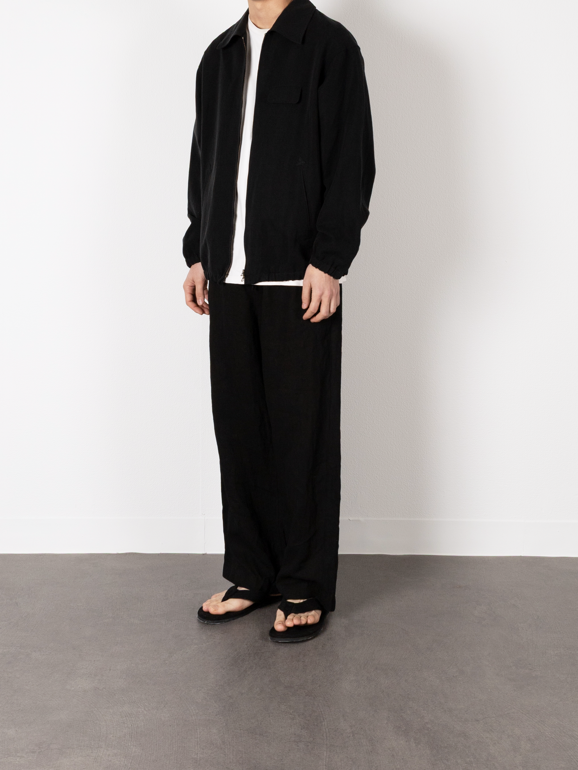 Model 176cm/62kg size M color BLACK着用