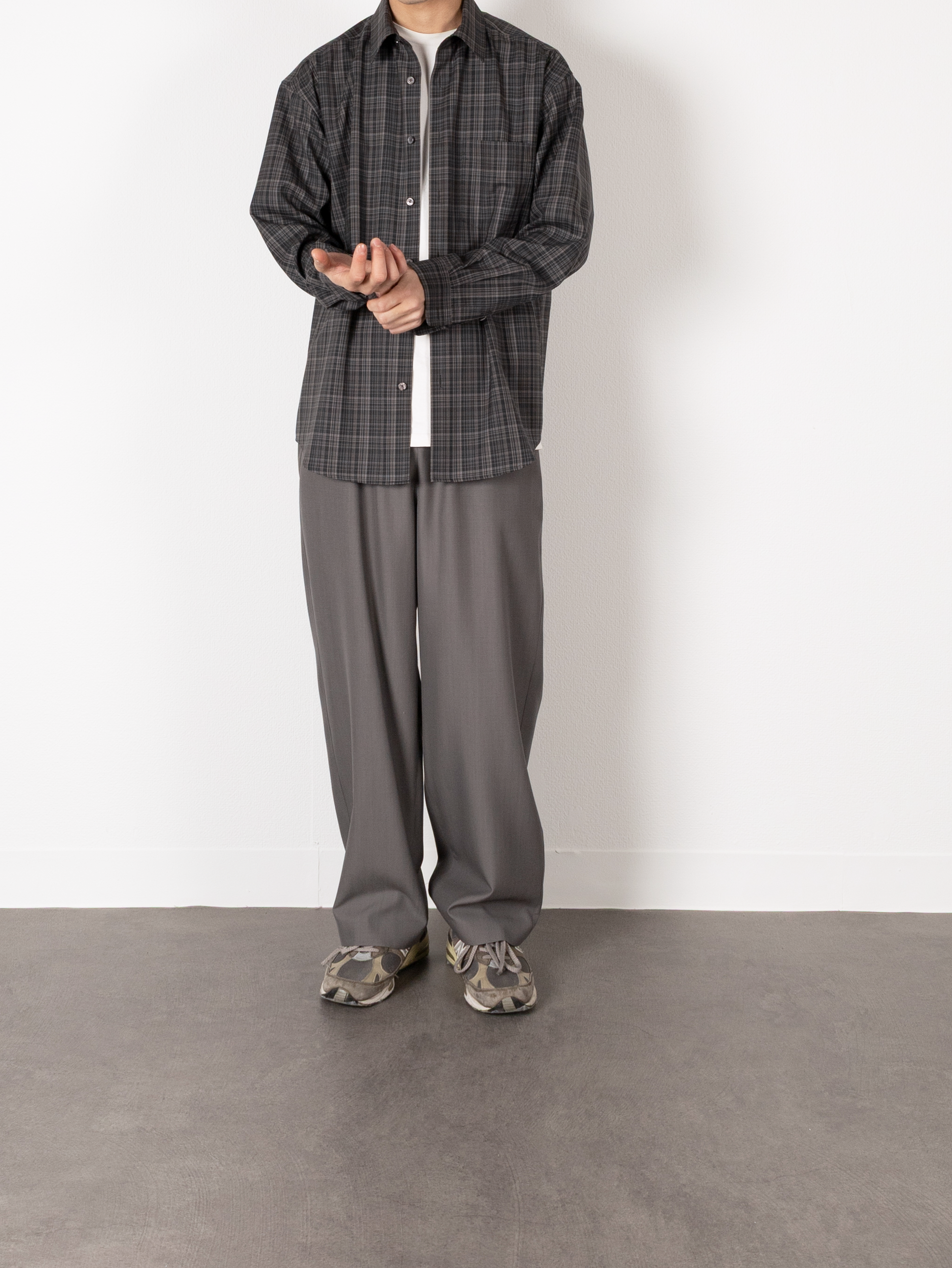 Model 176cm/62kg size M color CHARCOAL CHECK 着用