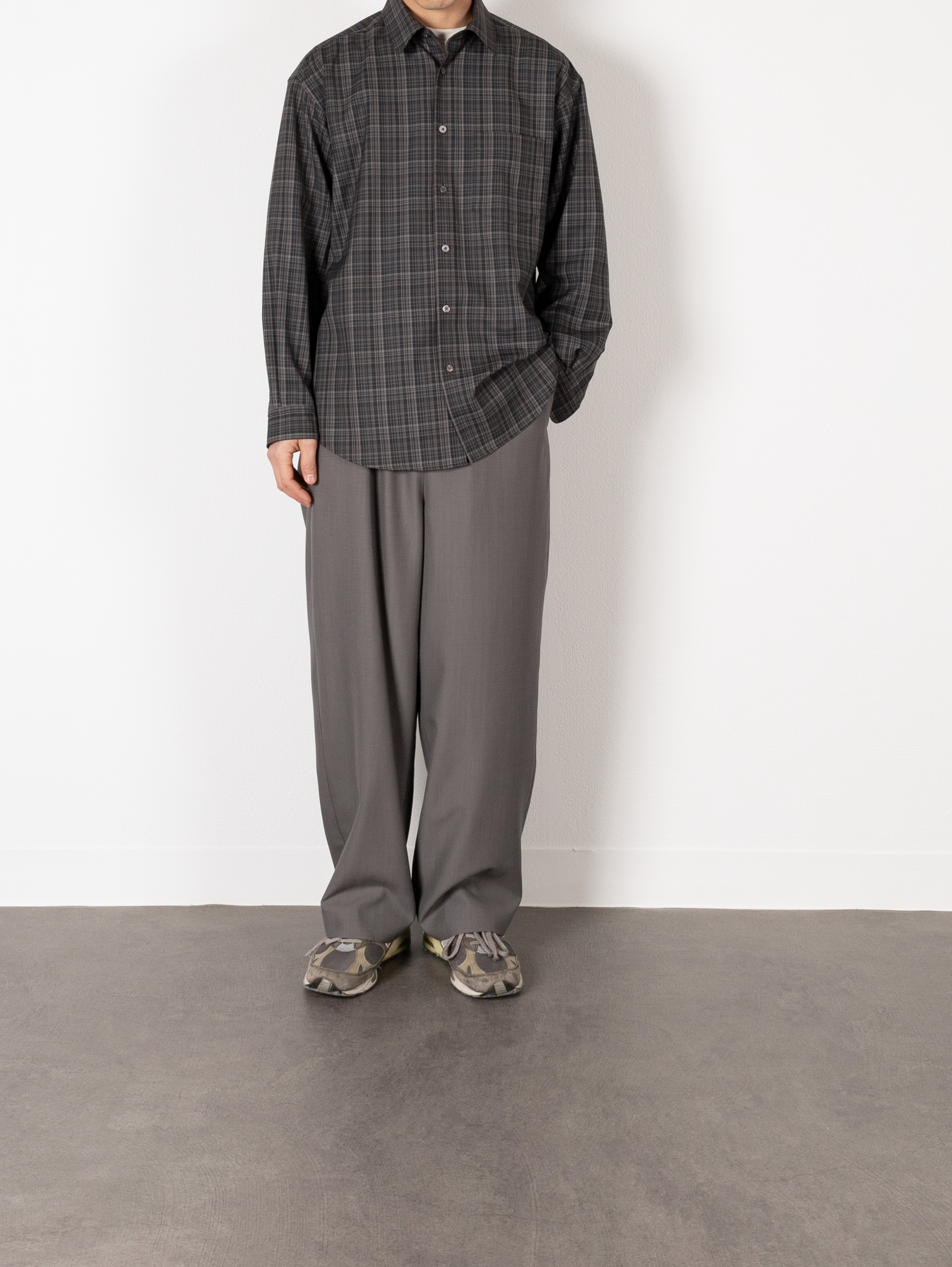 Model 176cm/62kg size M color CHARCOAL CHECK 着用