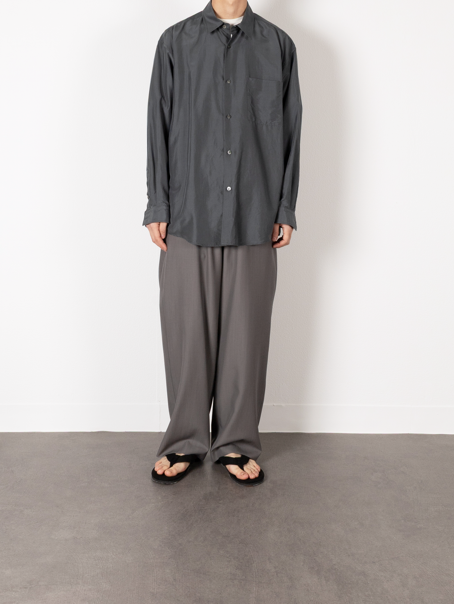 Model 176cm/62kg size M color SLATE BLUE着用