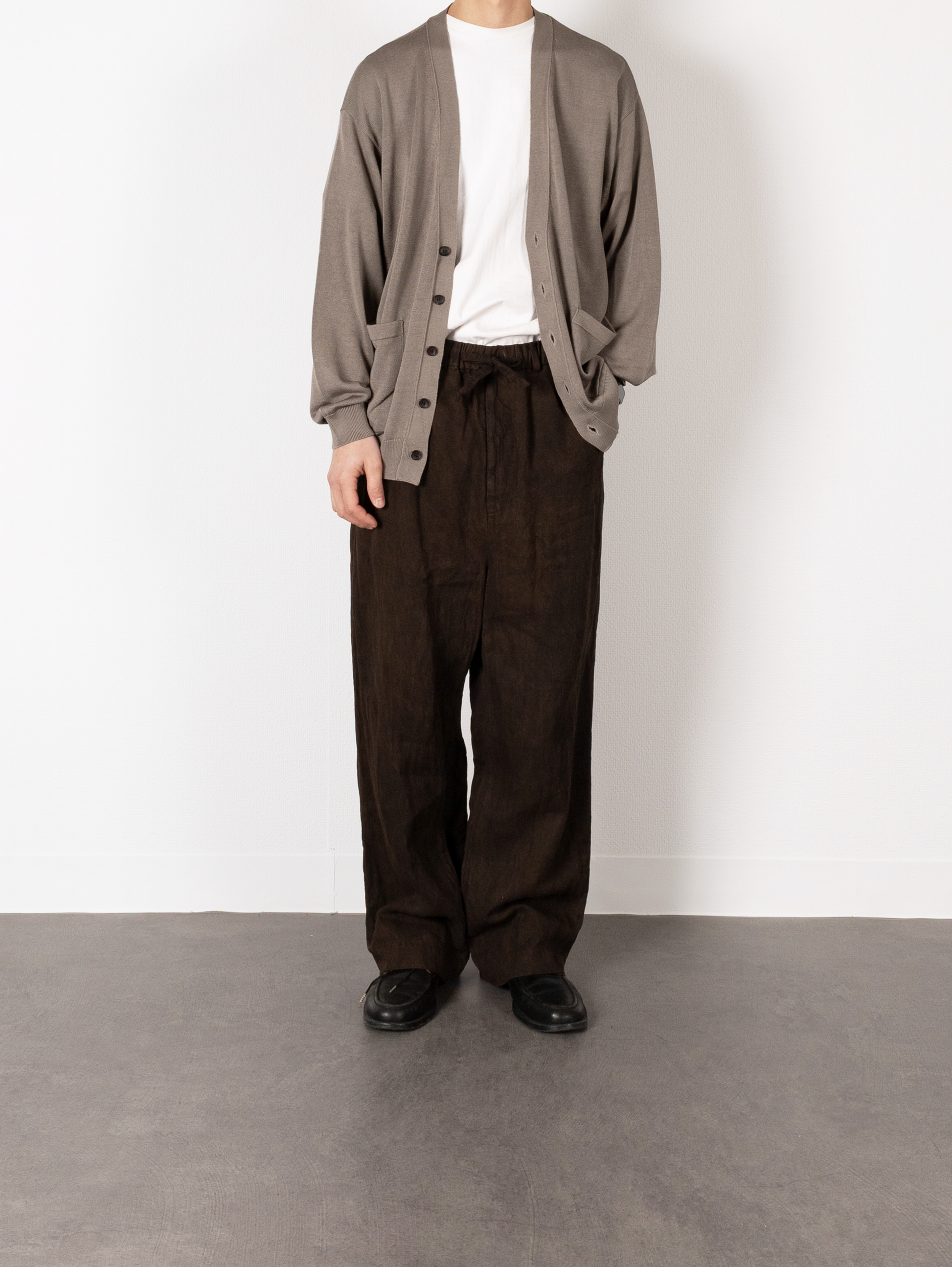 Model 176cm/62kg size M color MUD BROWN 着用