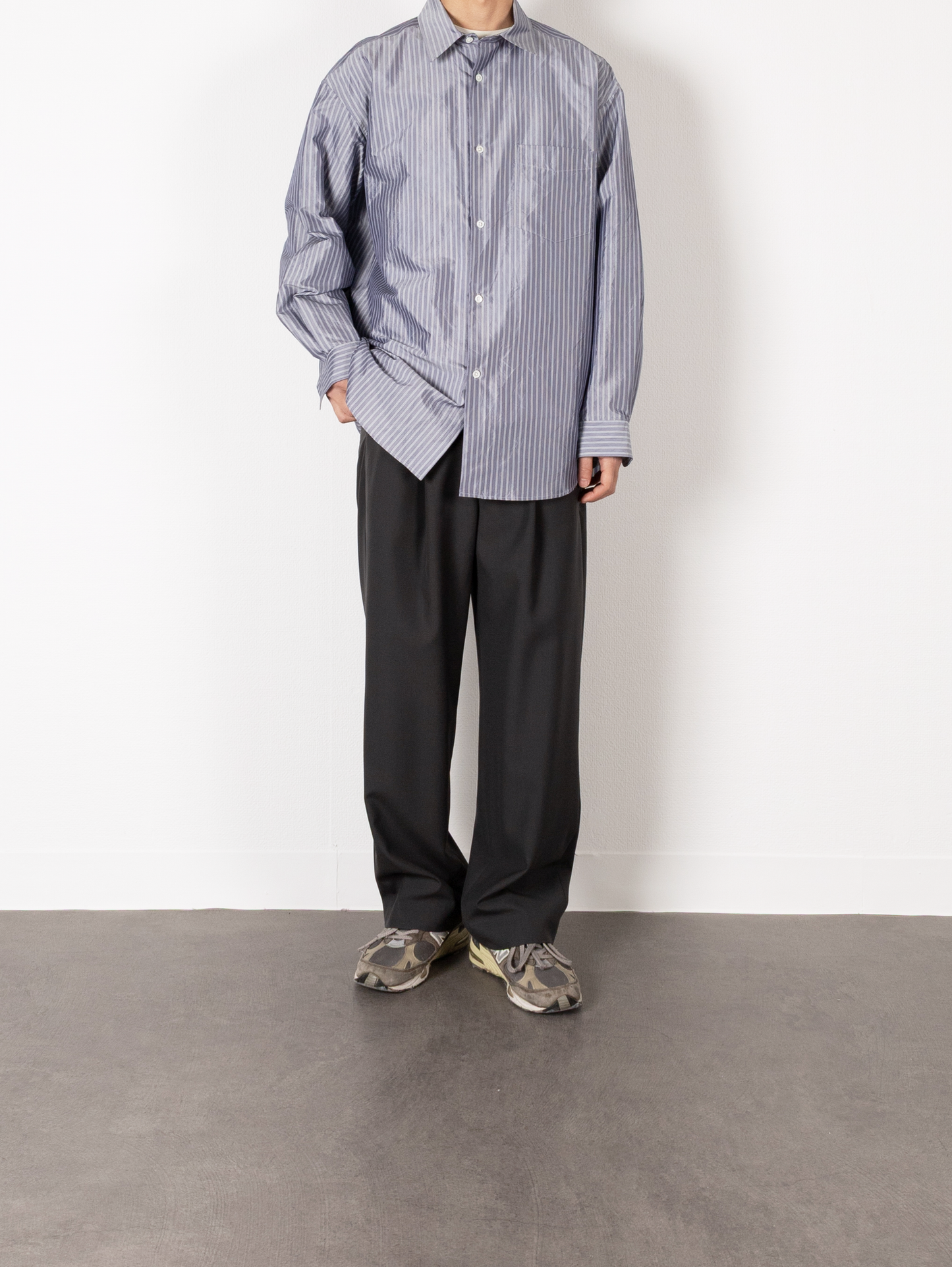 Model 176cm/62kg size L color BLUE 着用