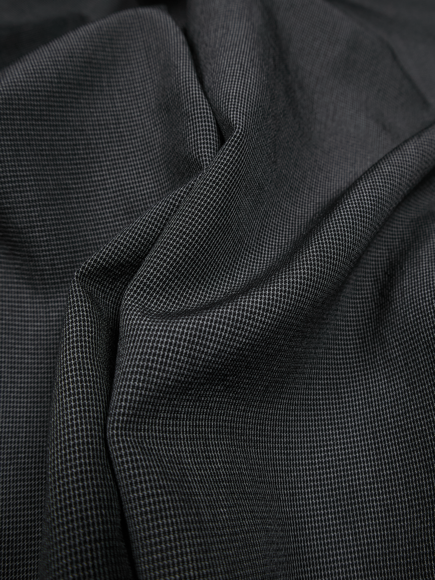 Super160's WOOL/SILK CRISPY 2-TUCK SLACKS｜BLACK