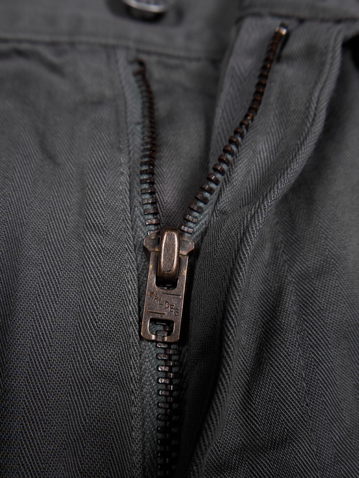 GARMENT DYED FINX COTTON HBT MECHANIC PANTS｜GREIGE