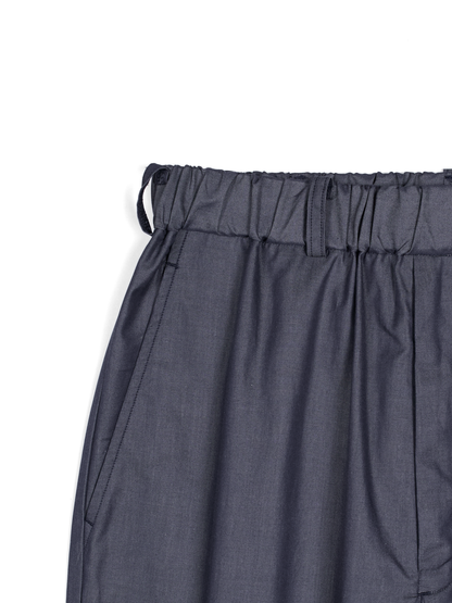 FINX COTTON CHAMBRAY LIGHT DENIM EASY PANTS｜NAVY