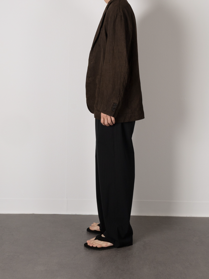 Model 176cm/62kg size M color MUD BROWN着用