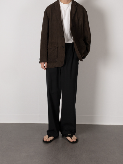 Model 176cm/62kg size M color MUD BROWN着用