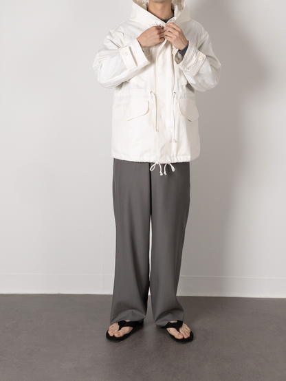 Model 176cm/62kg size M着用