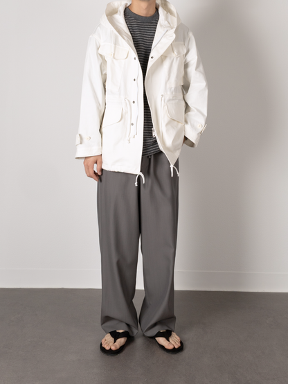 Model 176cm/62kg size M color LIGHT GRAY着用