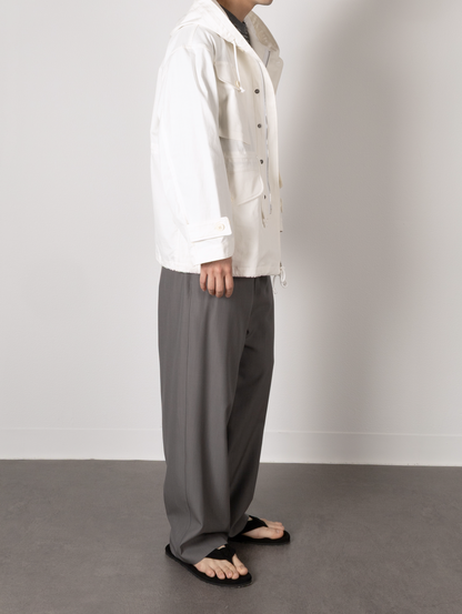 Model 176cm/62kg size M着用