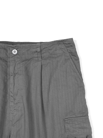 GARMENT DYED FINX COTTON HBT CARGO SHORTS｜GREIGE