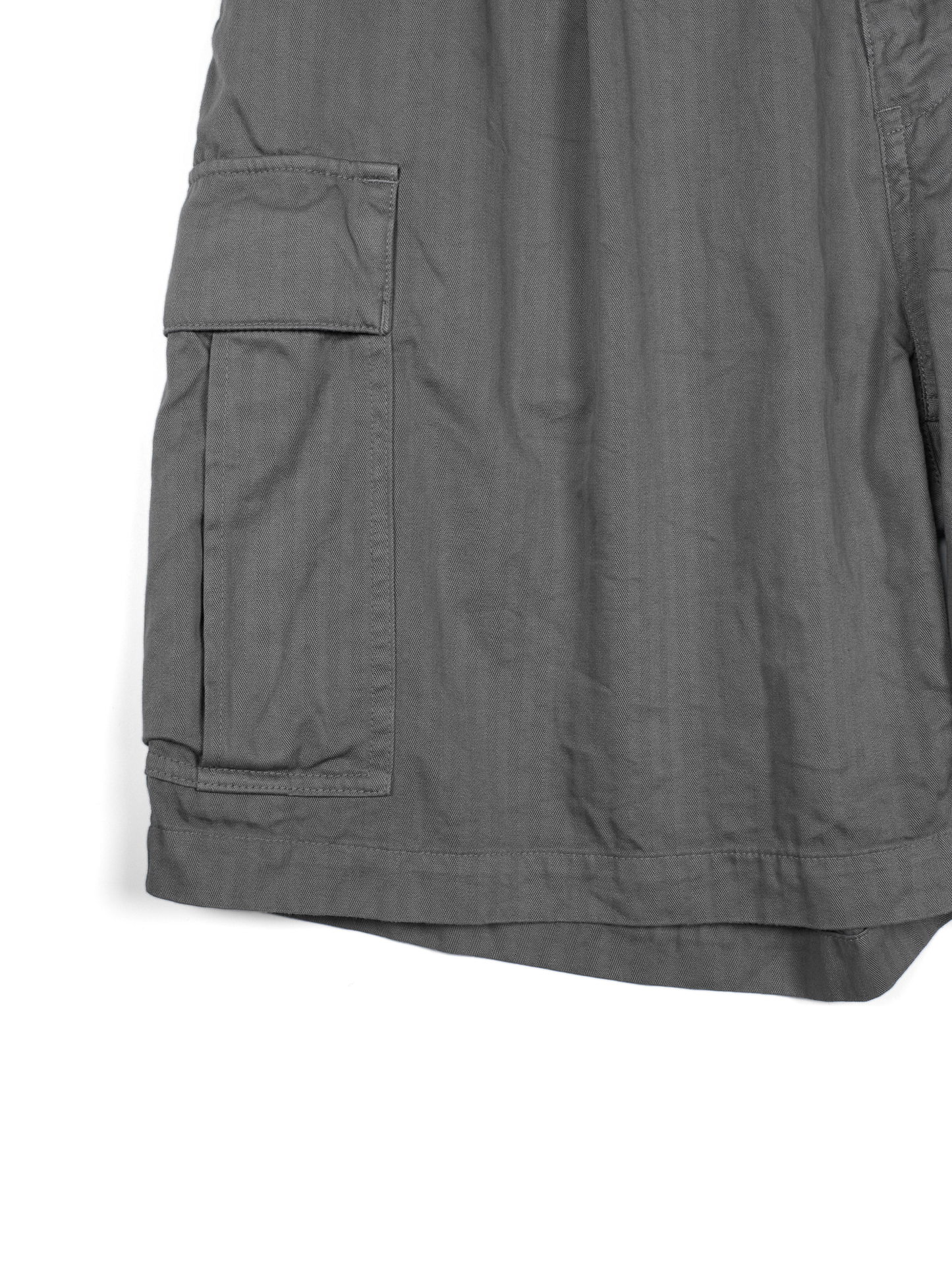 GARMENT DYED FINX COTTON HBT CARGO SHORTS｜GREIGE