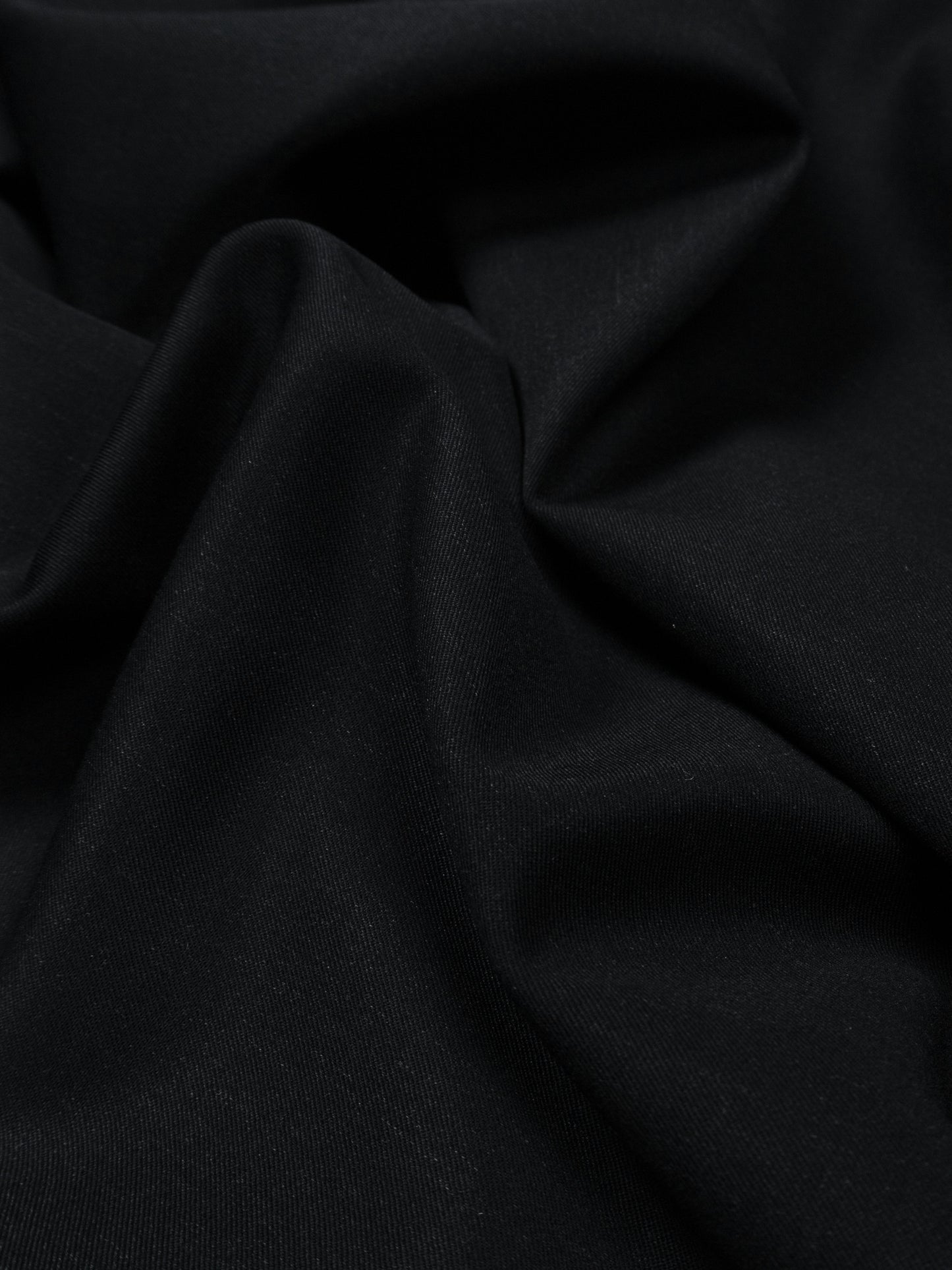 Super130's WORSTED WOOL GABARDINE 2-TUCK PANTS｜TOP BLACK