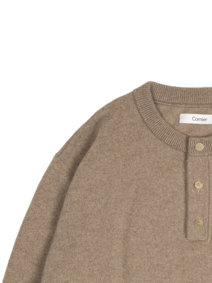 ALASHAN CASHMERE HENLEY NECK SWEATER｜TOP BEIGE
