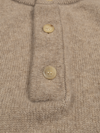 ALASHAN CASHMERE HENLEY NECK SWEATER｜TOP BEIGE