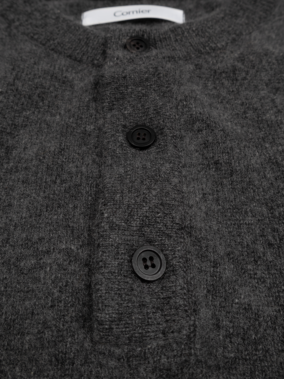 ALASHAN CASHMERE HENLEY NECK SWEATER｜CHARCOAL