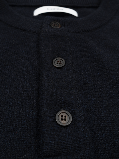 ALASHAN CASHMERE HENLEY NECK SWEATER｜NAVY