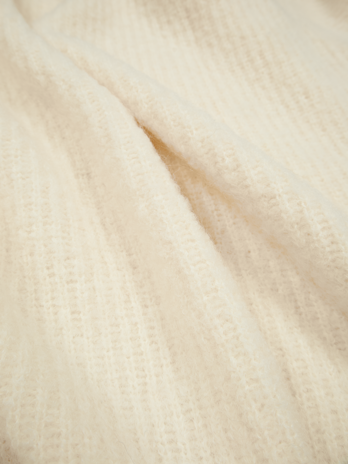 ALPACA/WOOL V-NECK CARDIGAN｜WHITE