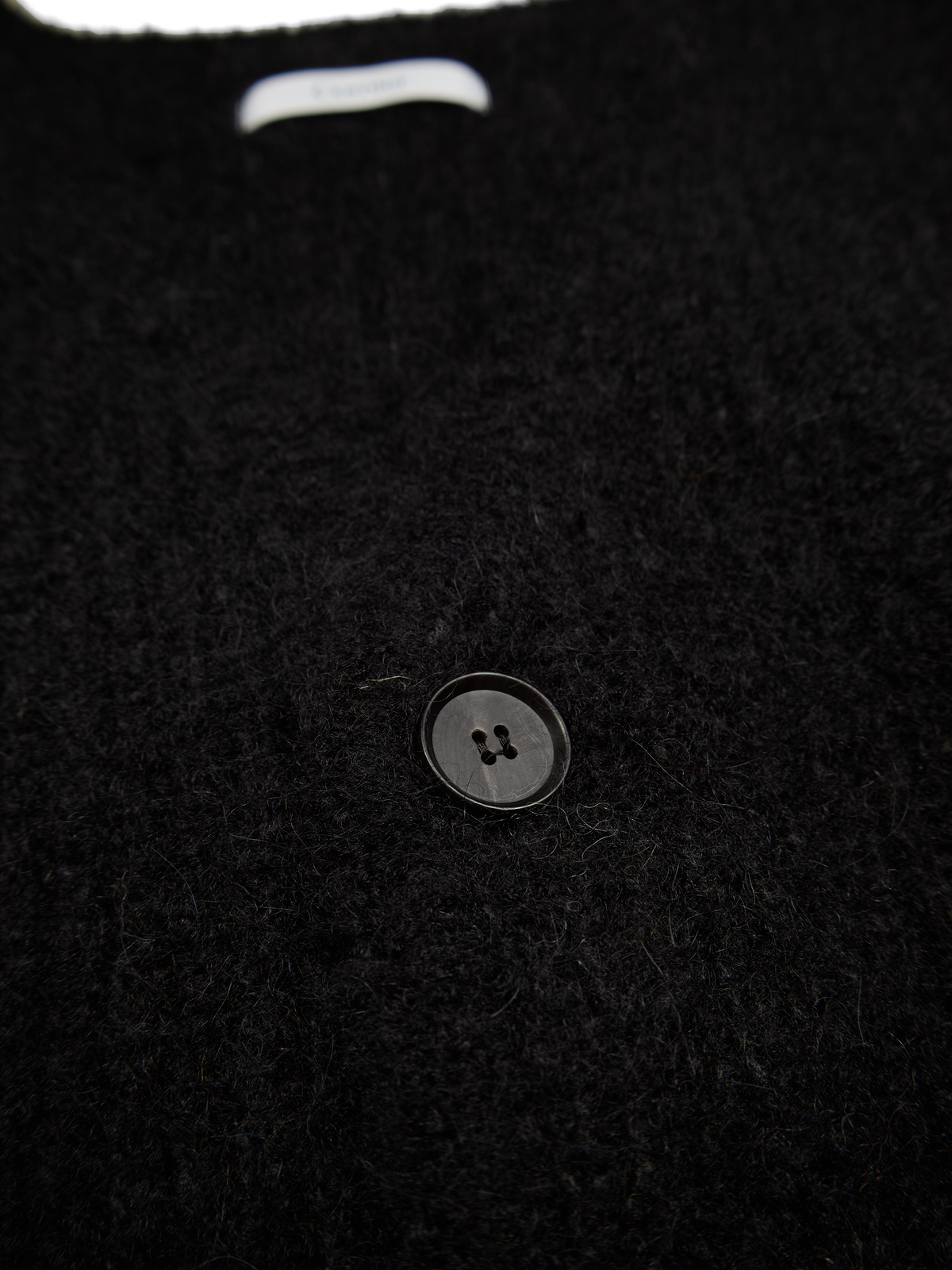 ALPACA/WOOL V-NECK CARDIGAN｜BLACK